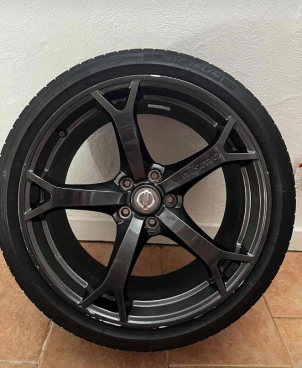 Nissan 370Z Nismo v1 wheels staggered setup For Sale - Image 2