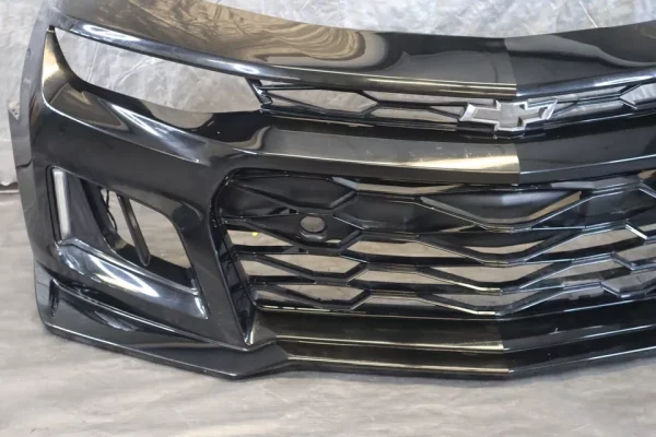 17-22 CHEVROLET CAMARO ZL1 6.2L OEM FRONT BUMPER COVER - Image 5