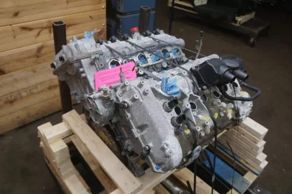 6.0L Twin Turbo W12 Engine Motor Long Block 057100031N Bentley Bentayga 2015+ - Image 5