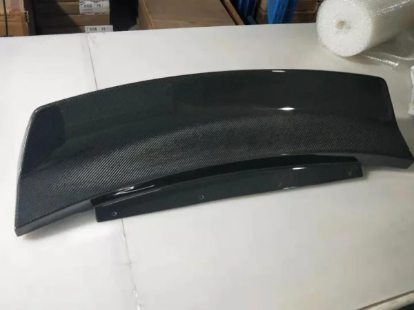 Audi R8 carbon fiber duck bill spoiler