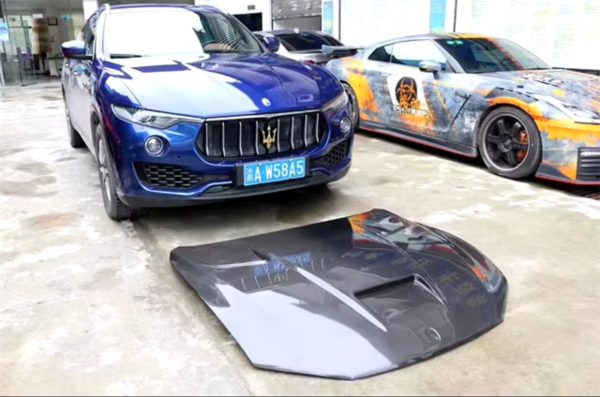 Carbon fiber car hood body kit for Maserati Levante - Image 2