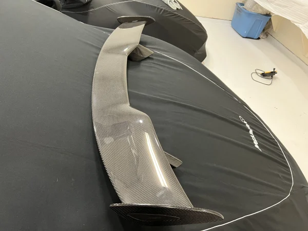 Mclaren GT carbon fiber rear wing - Image 6