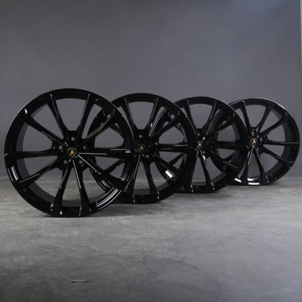 Lamborghini Urus rims