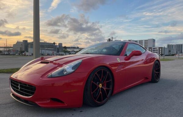 2012 Ferrari California - Image 10