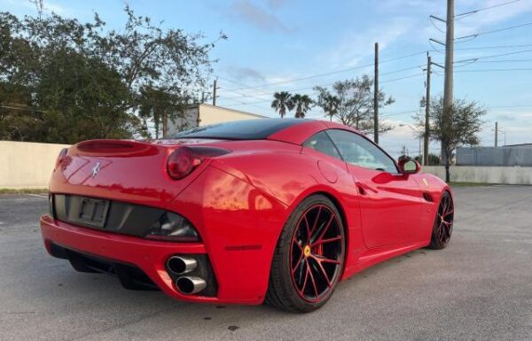 2012 Ferrari California - Image 8