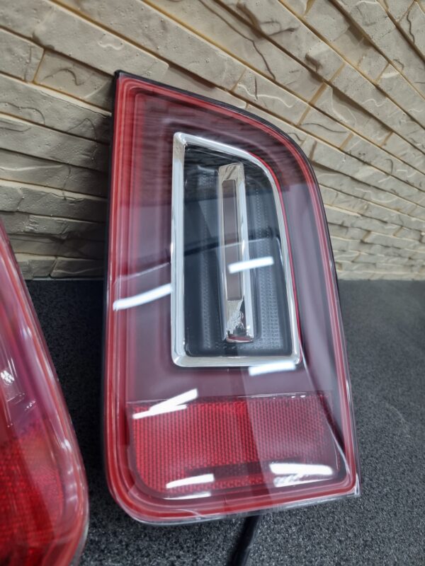 Rolls Royce Cullinan Rear Tail Lights Set USA 7447046 / 7447043 - Image 7
