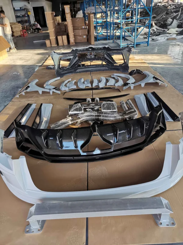 Dry Carbon Fiber Full Body Kit for Lamborghini Urus 2018-Up Hood Bumper Spoiler Diffuser Fenders Side Step - Image 5