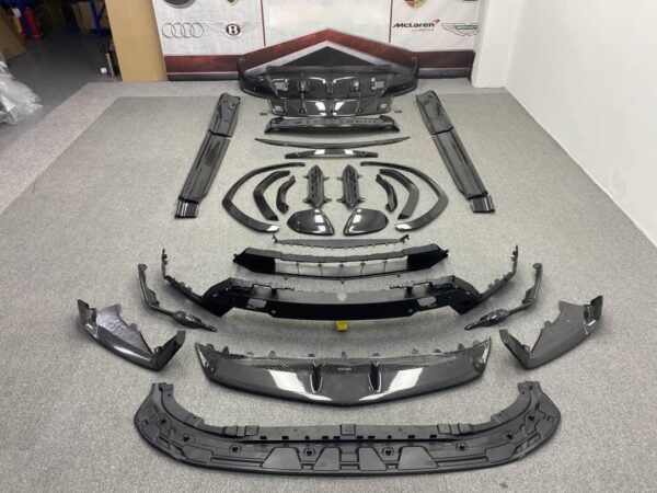 Lamborghini URUS Performante upgrade carbon kit for URUS S 2023/2024
