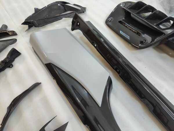 Ferrari SF90 carbon fiber body parts - Image 9