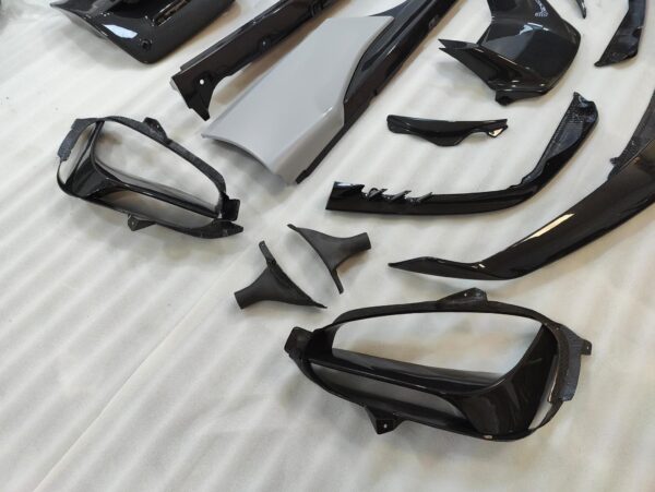 Ferrari SF90 carbon fiber body parts - Image 6