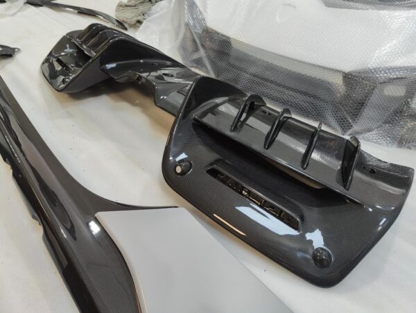 Ferrari SF90 carbon fiber body parts - Image 5