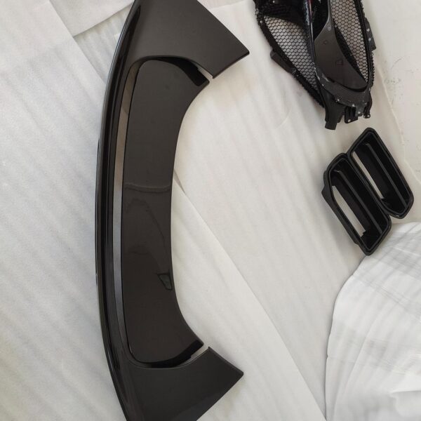 Ferrari SF90 carbon fiber body parts - Image 4
