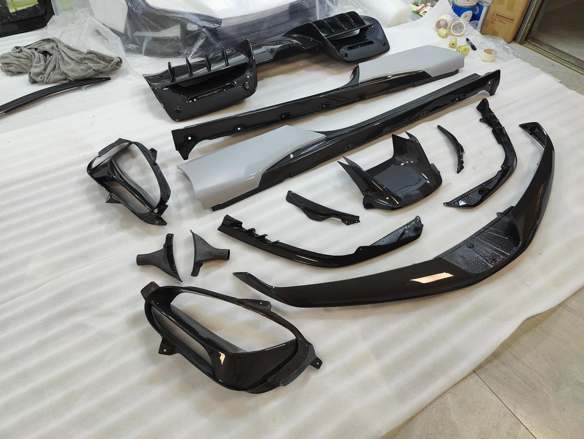 Ferrari SF90 carbon fiber body parts