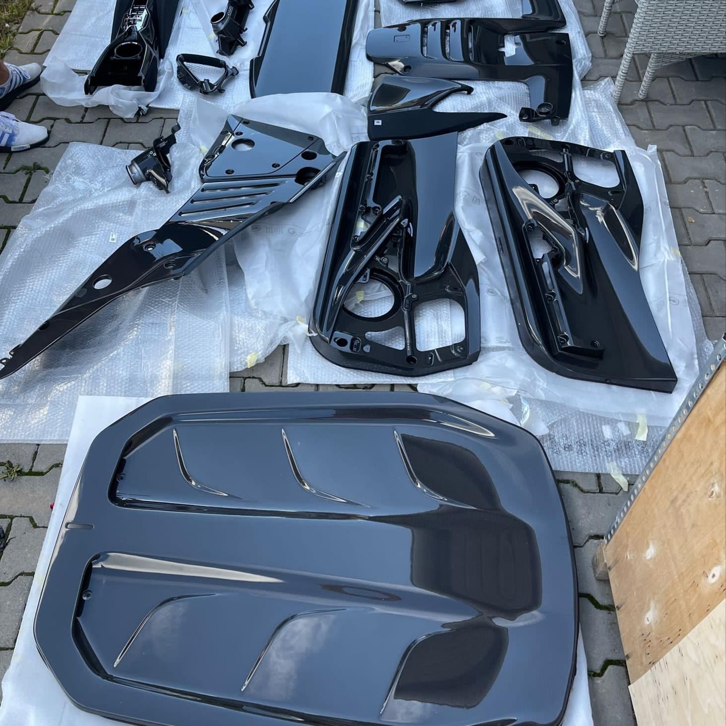 Ferrari 812 competizione carbon fiber package (interior, engine)