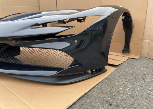 FERRARI SF90 STRADALE FRONT END COMPLETE, OEM PART - Image 3