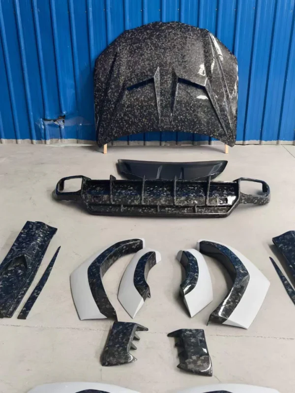 Forged carbon fiber 1016 body kit for Lamborghini Urus 2018UP - Image 2