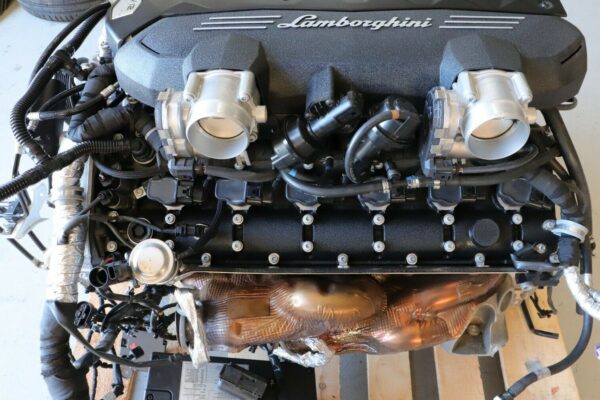 Lamborghini Aventador Engine - Image 7