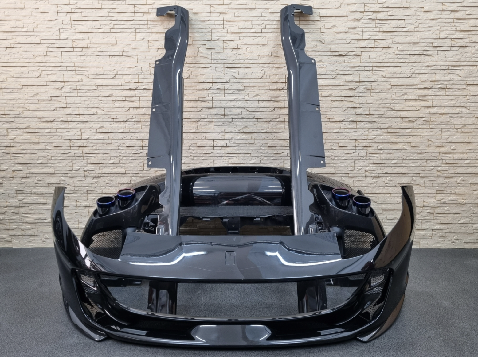 Ferrari 812 Superfast Carbon Paket Front Bumper Rear Bumper Side Skirts
