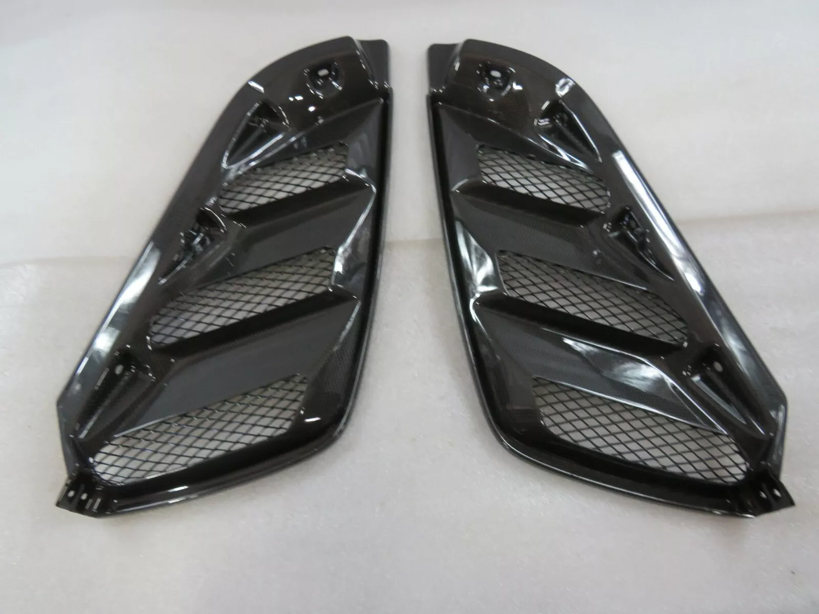 Ferrari 488 Spider, Carbon Fiber Rear Lid Louvers,