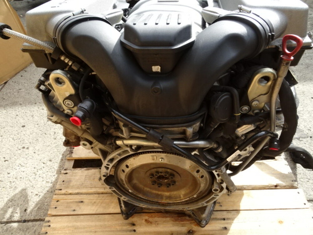 Mercedes-Benz C63 AMG 6.3L V8 Engine - Image 6