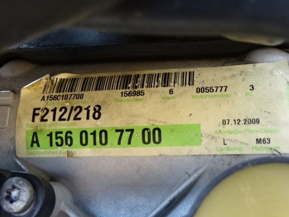 Mercedes-Benz C63 AMG 6.3L V8 Engine - Image 3