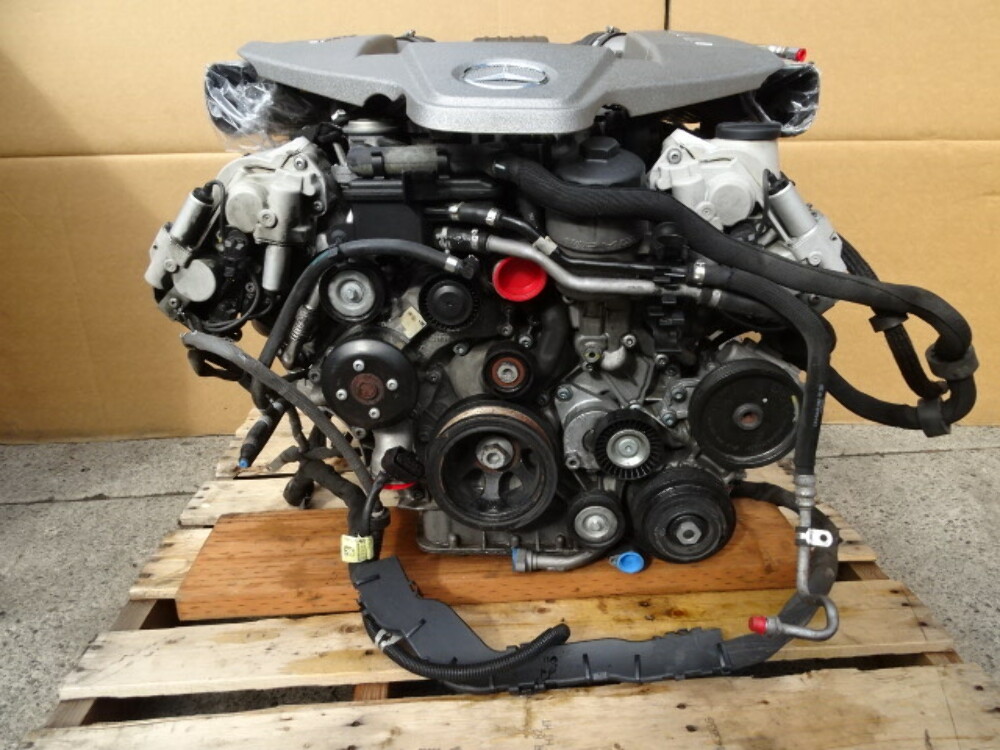 Mercedes-Benz C63 AMG 6.3L V8 Engine - Image 12