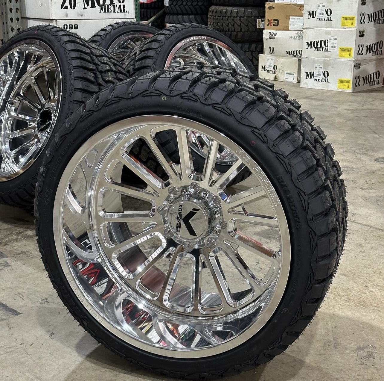 24×14 kg1 forged victors & 33×14.50×24 haida rts
