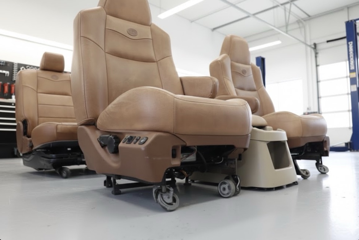 99-2010 FORD F250 F350 KING RANCH LEATHER SEATS BUCKETS NICE CREW CAB 2006 - Image 6