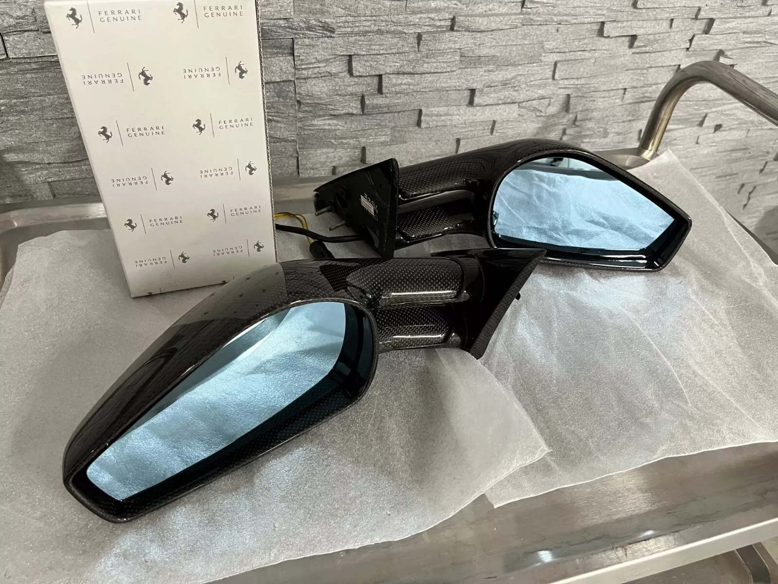 Ferrari 430 Scuderia carbon wing mirrors 70001294