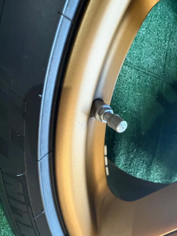 Ferrari 488 Wheels OEM GTB OEM Factory 458 Tires Factory Gold Rare - Image 4