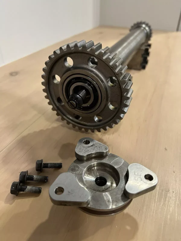 Porsche 996 IMS Intermediate Shaft with bearing 99610501561 - Image 2