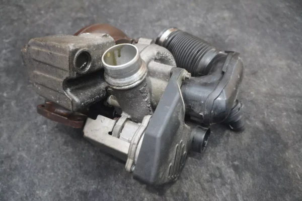 Right Engine Turbocharger 3.8L 9A112301870 OEM Porsche 911 Turbo S 991 2017 - Image 4