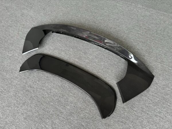 Ferrari SF90 AF-style dry carbon fibre rear spoiler