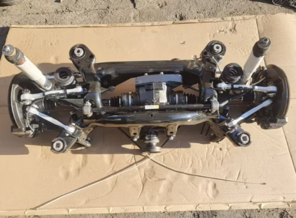 BMW M3 E90 E92 E93 rear axle differential carrier strut SET