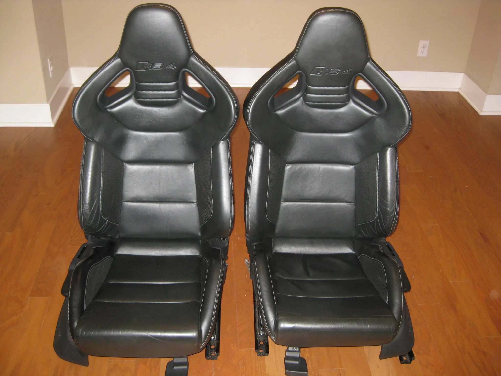 Euro Audi RS4 B7 Recaro Seats