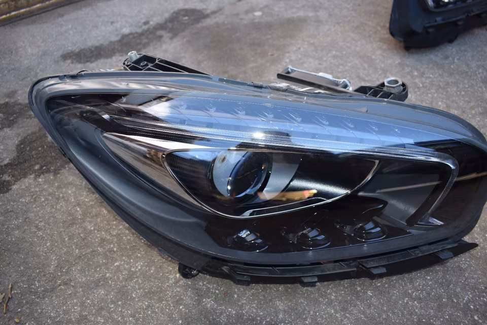 Mercedes AMG GT C190 Headlight A1909067800 A1909067200 - Image 4