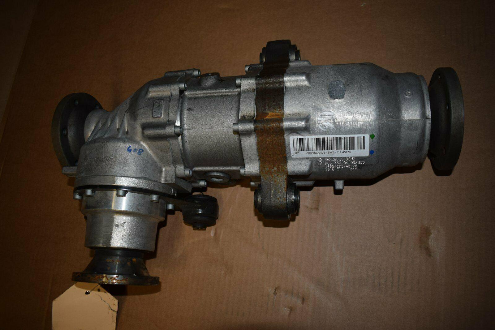 Mercedes-Benz front axle transfer case - Image 4