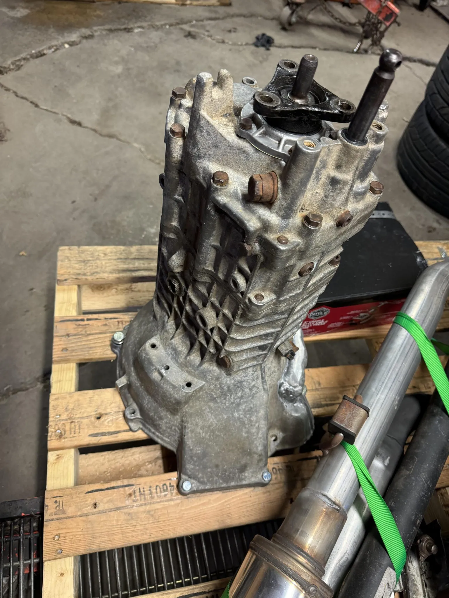 BMW S14 2.5L Engine and Getrag 5-Speed Gearbox Modified for BMW 2002 - Image 3