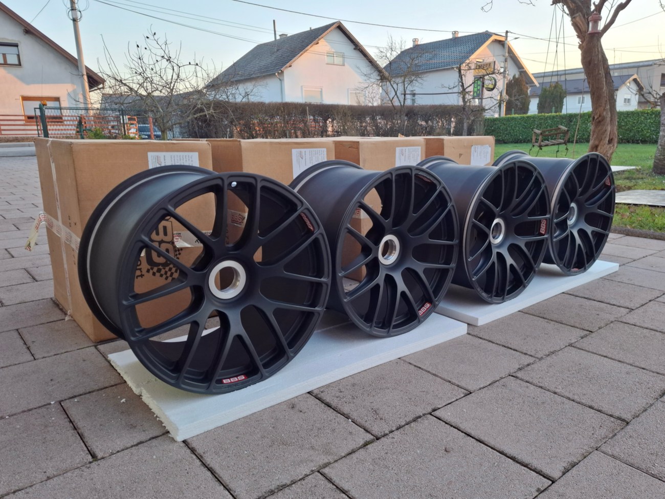 NOS Forged Magnesium 18" Mercedes-AMG GT3 Wheels - Image 15