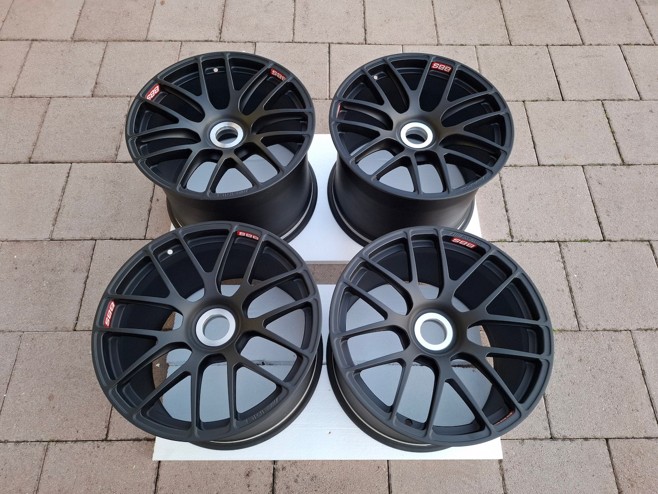 NOS Forged Magnesium 18" Mercedes-AMG GT3 Wheels - Image 11