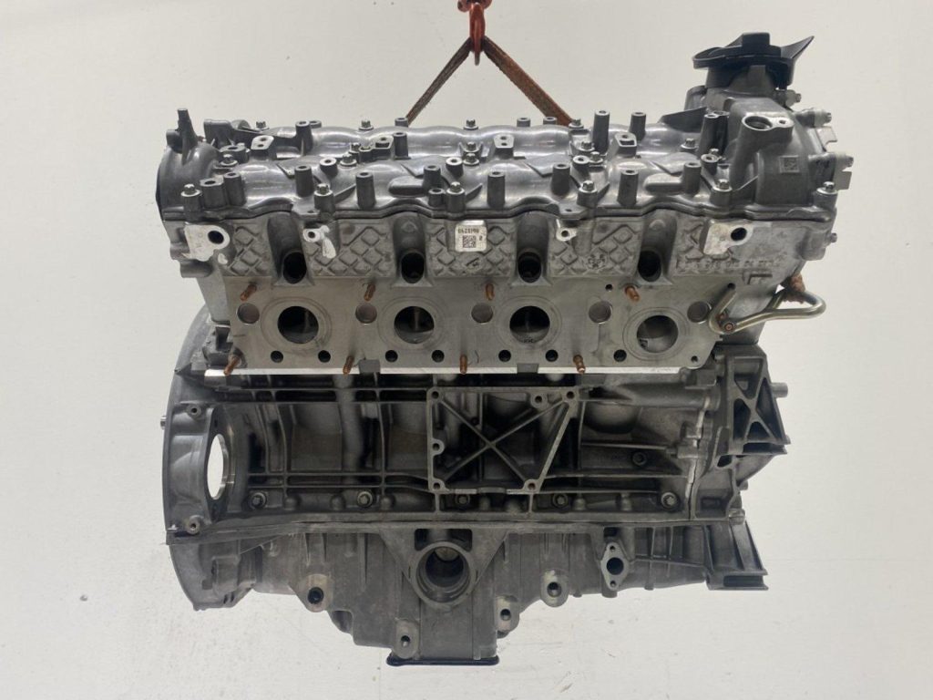 Mercedes ML 63 AMG Engine M157.982 - Image 3