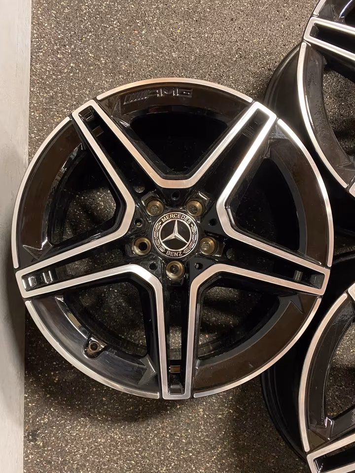 Genuine Mercedes 18 Inch AMG A35 CLA35 W177 C118 A1774011800 - Image 3