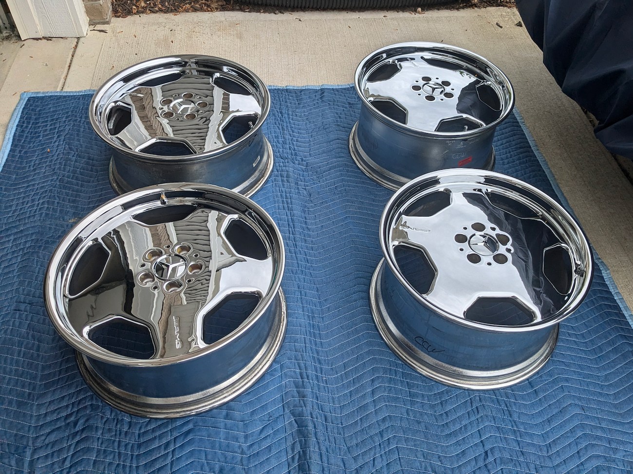 Staggered 19″ AMG Aero II Monoblock Wheels for W140