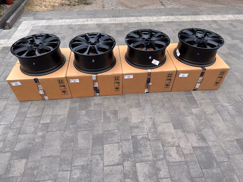 Maserati Levante Alloy Wheels Set 19 Inch 940000787 NEW - Image 9