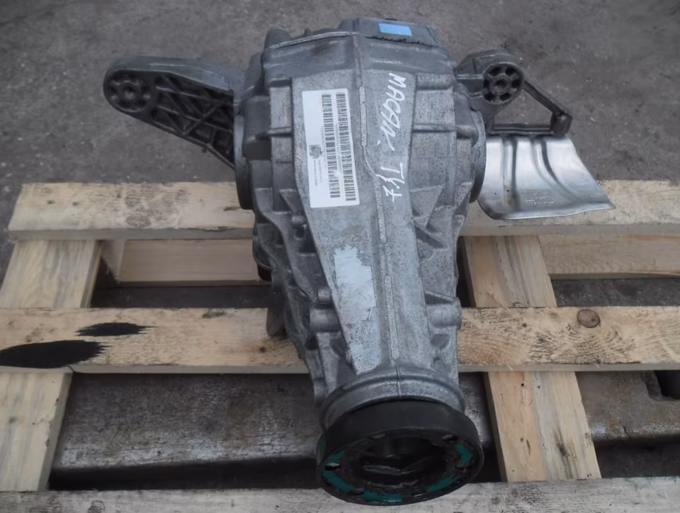 Porsche Macan Differential Rear Axle 95B525015J 95B525015E - Image 6