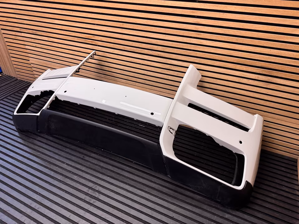 Rolls Royce Cullinan front bumper - Image 6