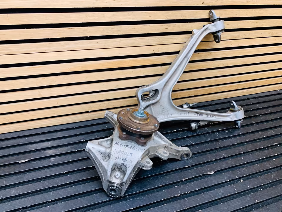 McLaren 600LT Rear Right Steering Knuckle 14B0576CP02 14B0587CP01 - Image 11