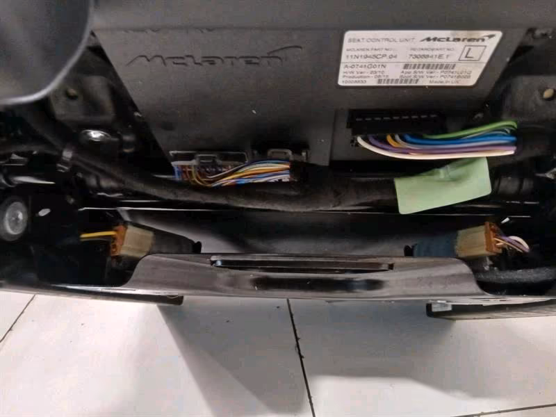 McLaren 650S Spider 14-17 seats leather - Image 14