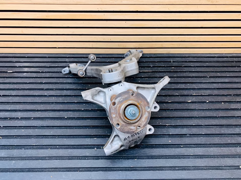 McLaren 600LT Rear Right Steering Knuckle 14B0576CP02 14B0587CP01 - Image 6