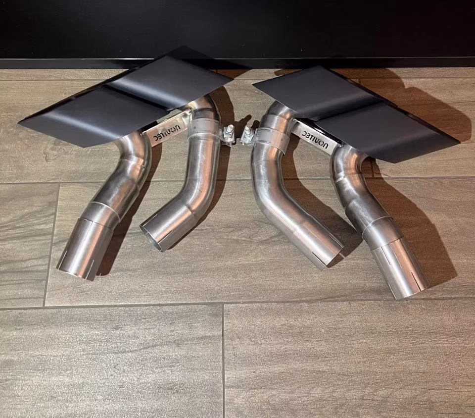 Lamborghini Urus Novitec Esteso exhaust gas trims original